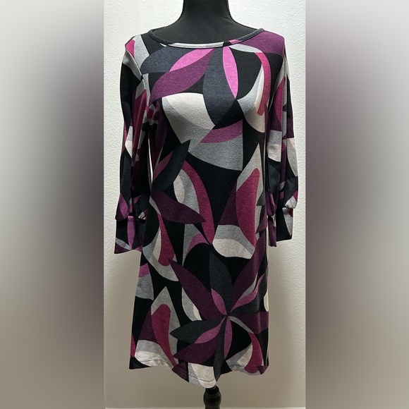 Tiana B. Dresses & Skirts - Tiana B Knee Length Dress - M - Multicolored - Used